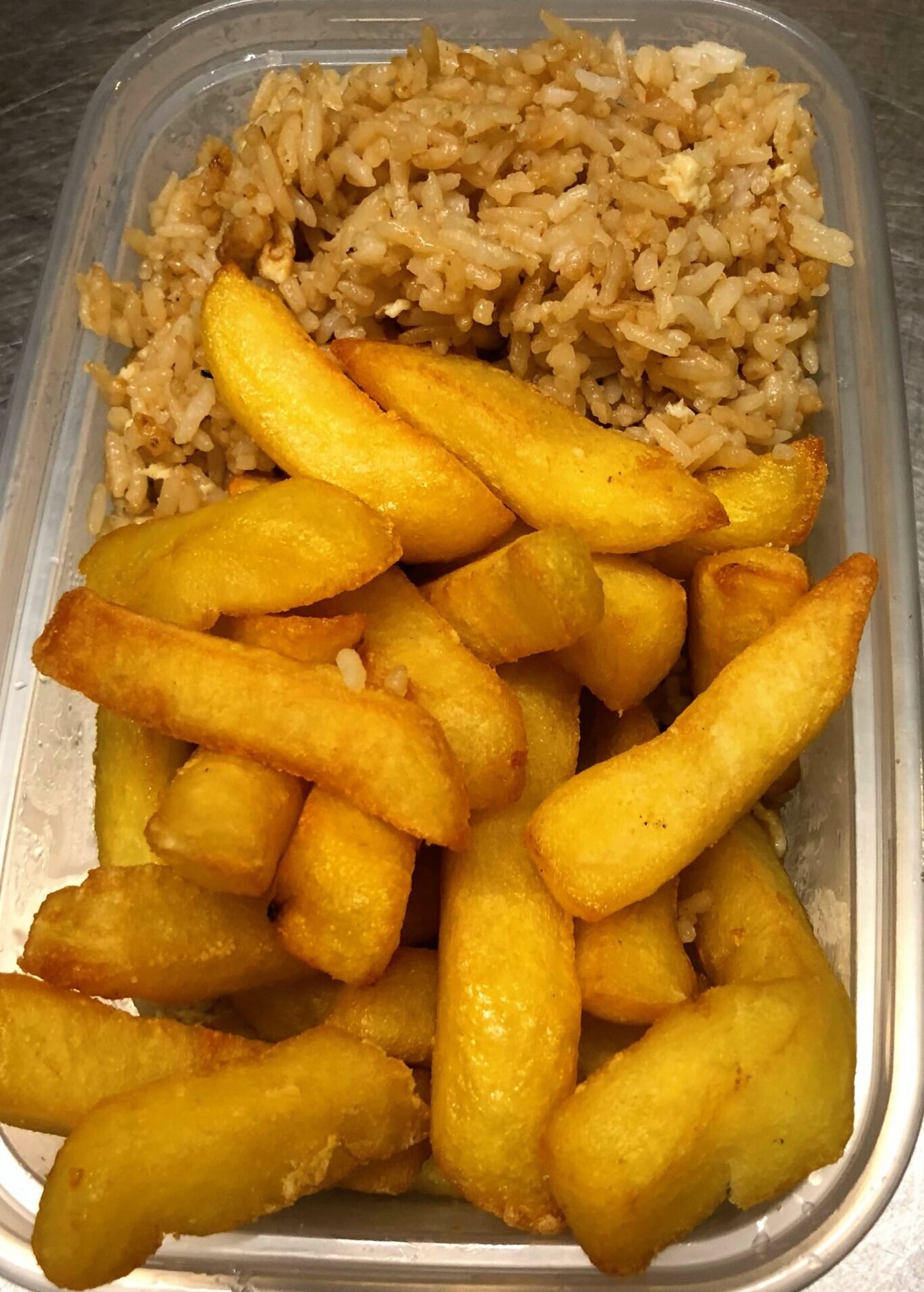 195a.Fried Rice, Chips & Curry Sauce 加炒反条